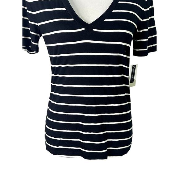 BP Short Sleeve T-Shirt Striped V Neckline Breathable Black/White Women's XS NWT - Picture 3 of 9